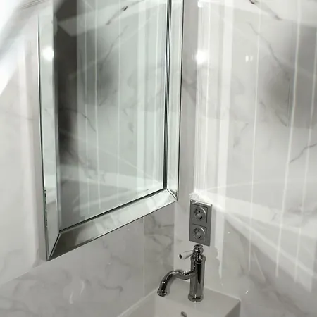 Lejlighed Is Where The Heart Is *